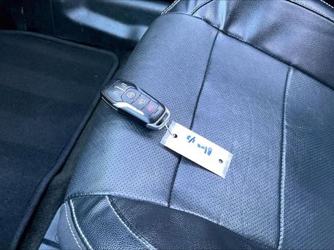 Used 2017 Ford Mustang GT Premium image 12