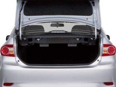 Used 2013 Toyota Corolla LE FWD image 6