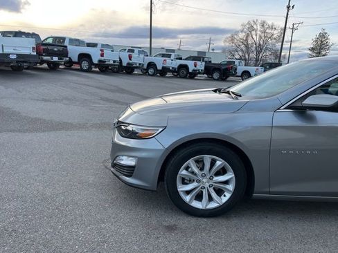 Used 2025 Chevrolet Malibu LT image 4