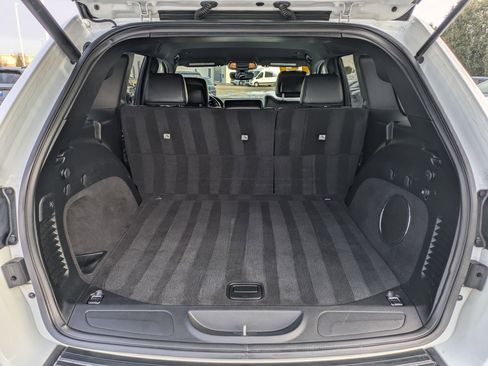 Used 2019 Jeep Grand Cherokee Altitude image 28