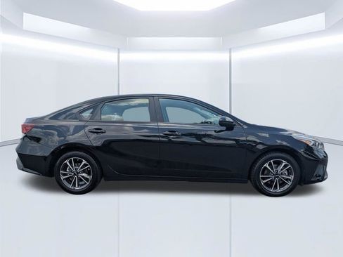 Used 2024 Kia Forte LXS FWD image 3