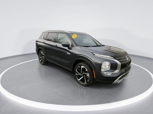 Used 2025 Mitsubishi Outlander SEL image 25