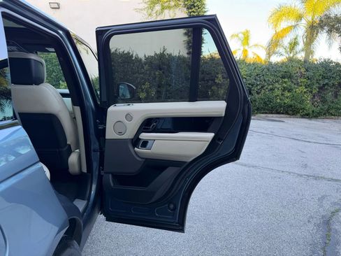 Used 2019 Land Rover Range Rover HSE image 17