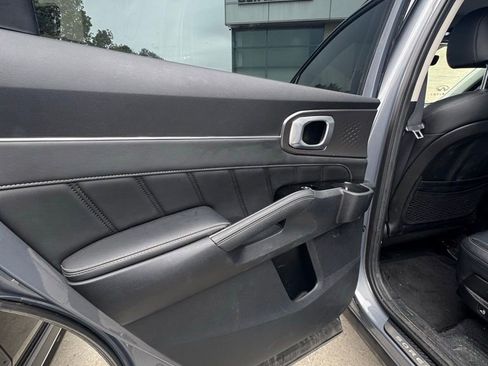 Used 2023 Kia Sorento SX image 8