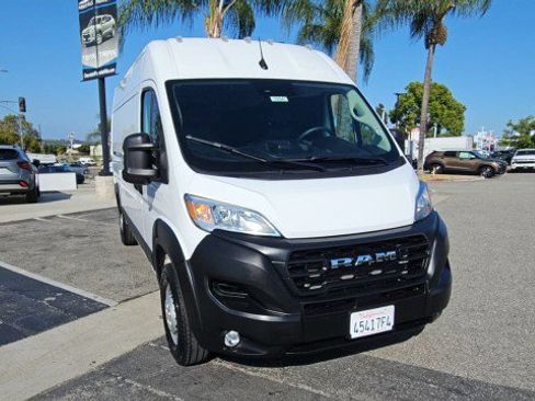 Used 2026 RAM ProMaster 2500 w/ Convenience Group FWD image 3