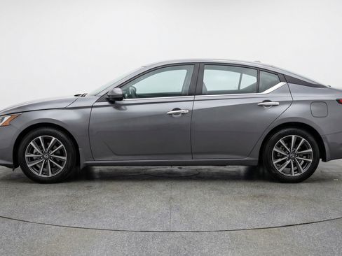 Used 2025 Nissan Altima 2.5 SV image 5