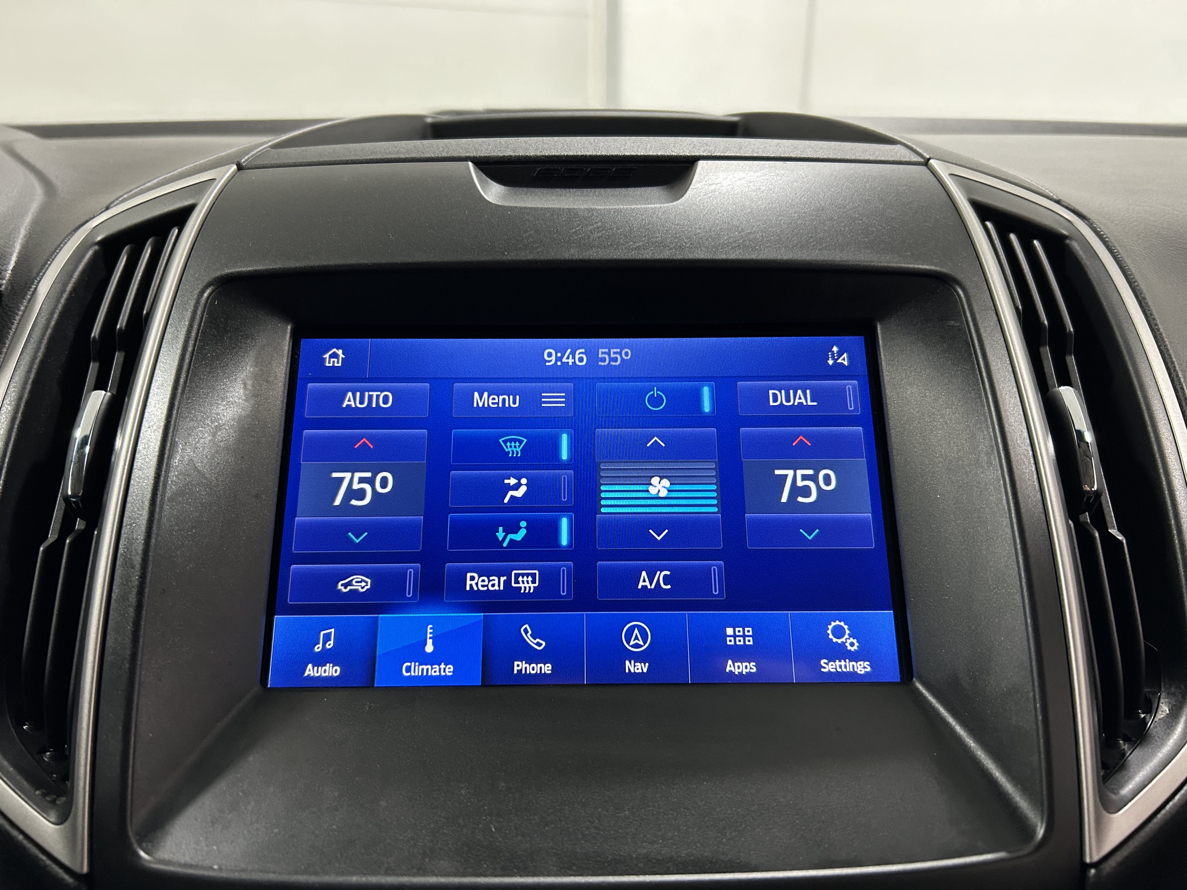 Used 2020 Ford Edge SEL w/ Convenience Package AWD/4WD image 7