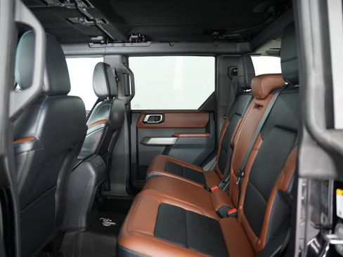 Used 2022 Ford Bronco Outer Banks AWD/4WD image 35