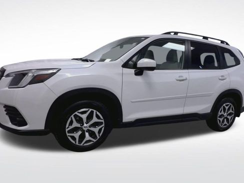 Used 2024 Subaru Forester Premium AWD/4WD image 4