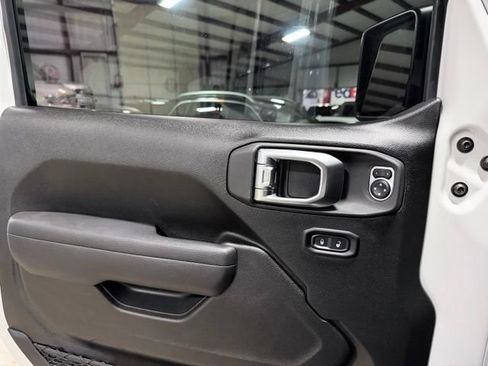 Used 2026 Jeep Wrangler Unlimited Rubicon AWD/4WD image 27