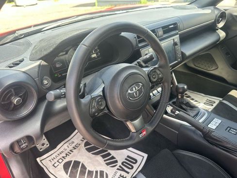 Used 2025 Toyota GR86 Premium w/ GR Wheel Package (TMS RWD image 14