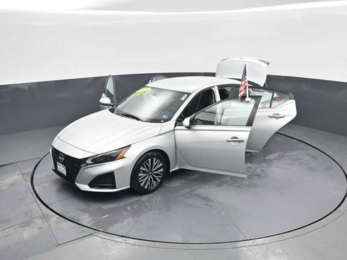 Used 2023 Nissan Altima 2.5 SV image 45