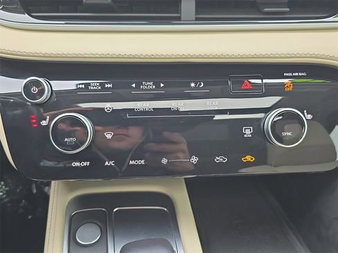 Used 2024 INFINITI QX60 Pure w/ Cargo Package image 28