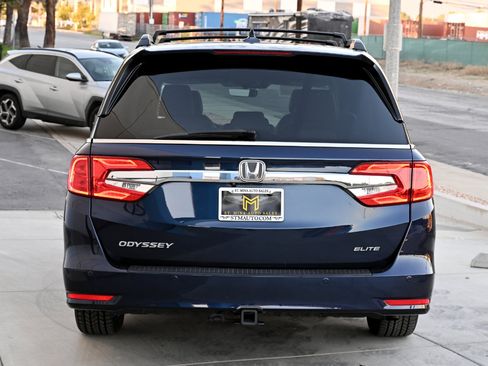 Used 2018 Honda Odyssey Elite image 6