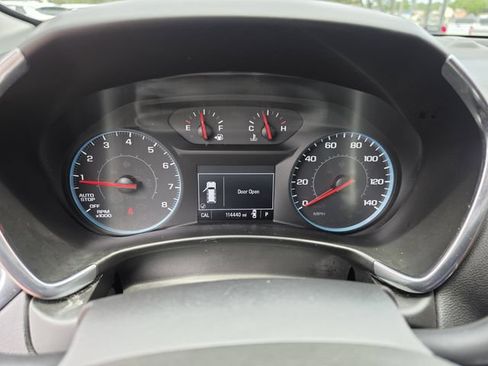 Used 2018 Chevrolet Equinox LT AWD/4WD image 32