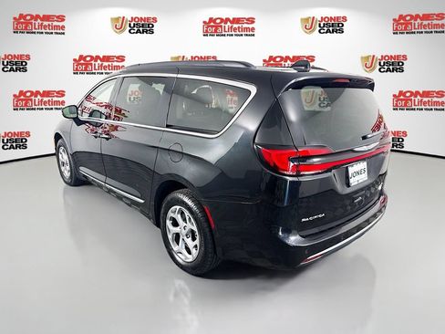 Used 2023 Chrysler Pacifica Limited w/ Uconnect Theater Family Group AWD/4WD image 2