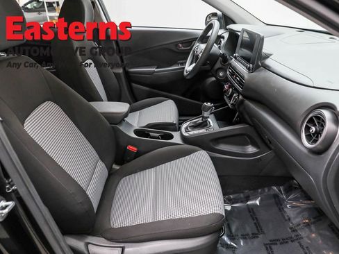 Used 2022 Hyundai Kona SE w/ Winter Weather Package image 23