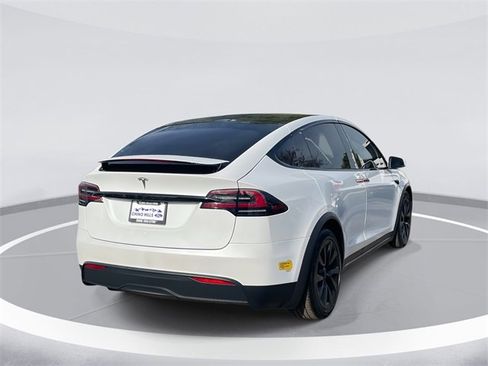 Used 2022 Tesla Model X image 4