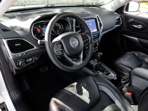 Used 2021 Jeep Cherokee Latitude Lux w/ Comfort/Convenience Group image 25