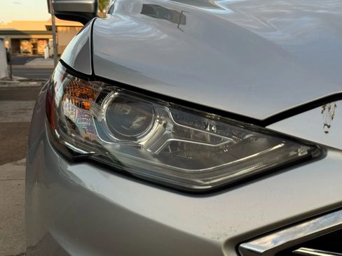 Used 2017 Ford Fusion SE w/ Fusion SE Technology Package FWD image 3