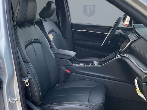 New 2026 Jeep Grand Cherokee L Limited AWD/4WD image 24