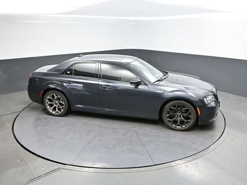 Used 2018 Chrysler 300 S w/ 300S Premium Group image 27