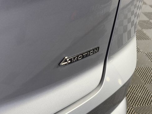 Used 2025 Volkswagen Atlas Cross Sport SEL Premium R-Line image 18