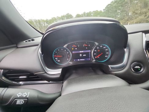 Used 2023 Chevrolet Traverse LT w/ Midnight/Sport Edition image 16