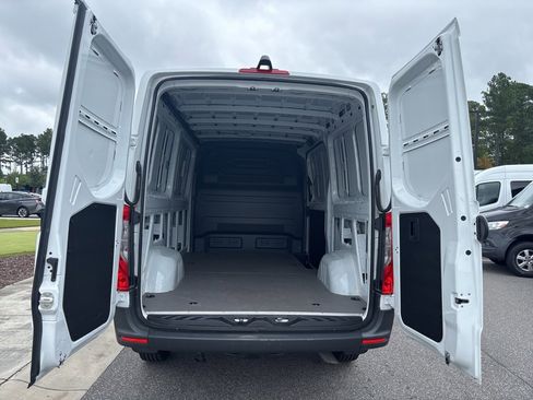 Used 2023 Mercedes-Benz Sprinter 144 Cargo image 13