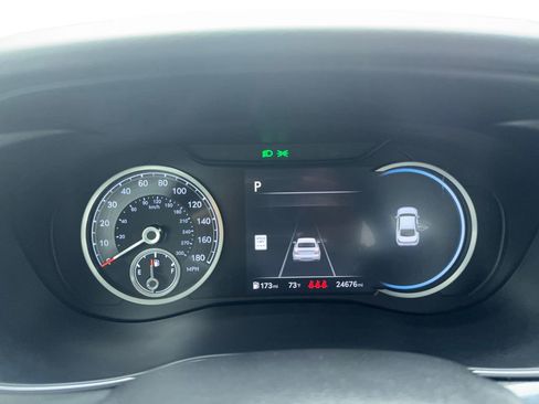 Used 2025 Genesis G70 2.5T RWD image 35
