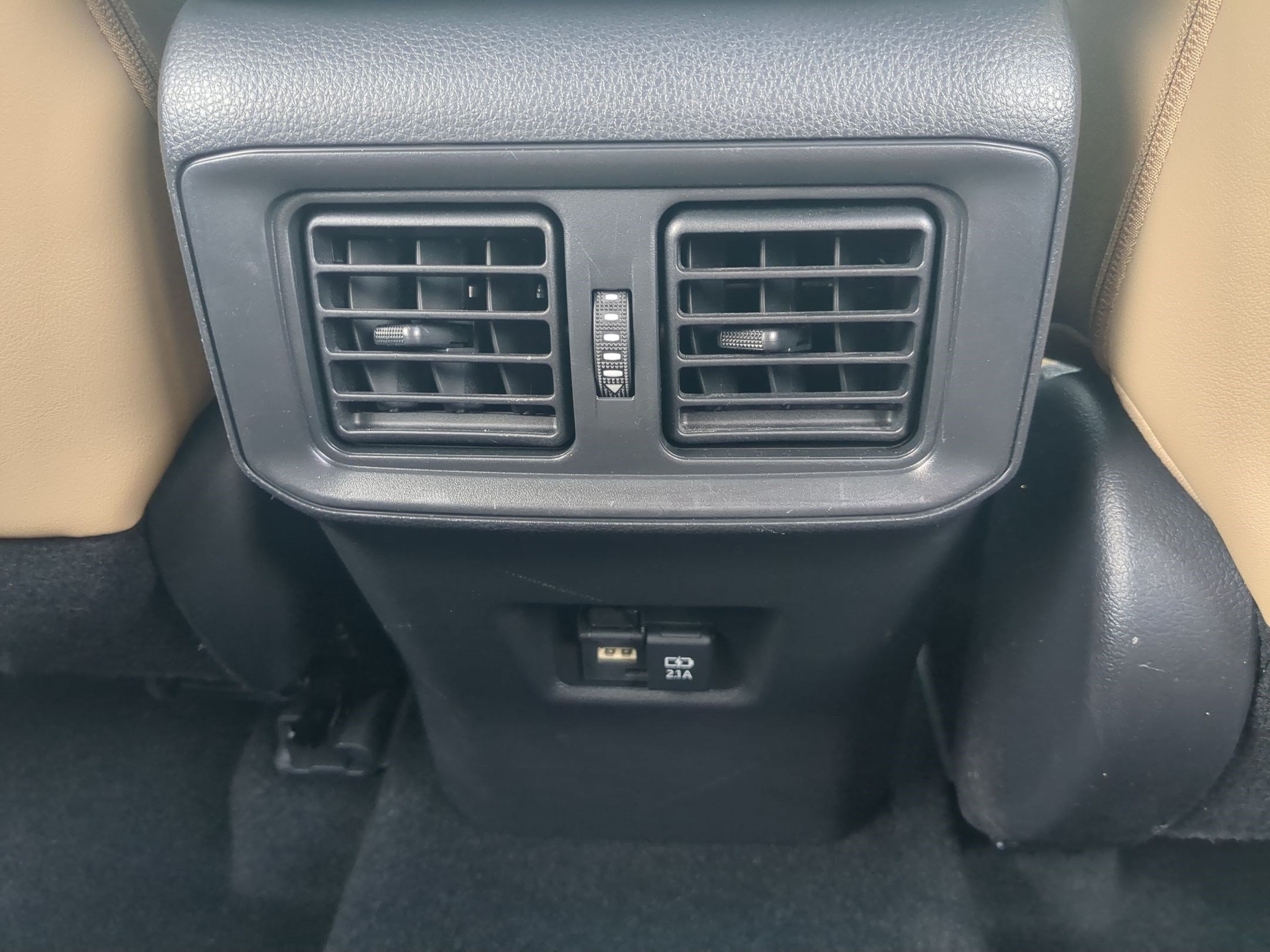 Used 2021 Toyota RAV4 Limited AWD/4WD image 29