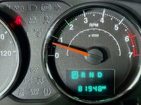 Used 2017 Jeep Wrangler Unlimited Sahara w/ Connectivity Group image 15