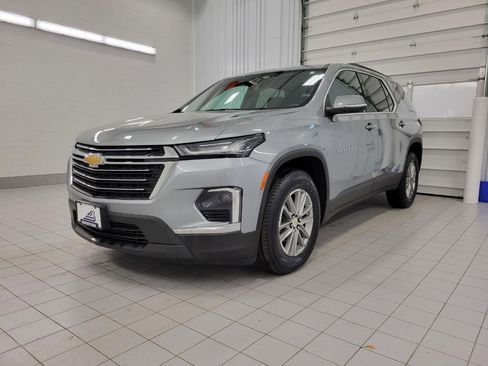 Used 2023 Chevrolet Traverse LT image 12