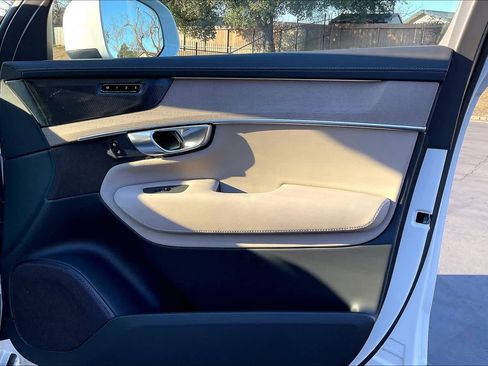 New 2026 Volvo XC90 B6 Ultra w/ Protection Package image 31
