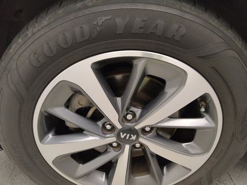 Used 2019 Kia Sorento EX w/ EX Touring Package FWD image 31