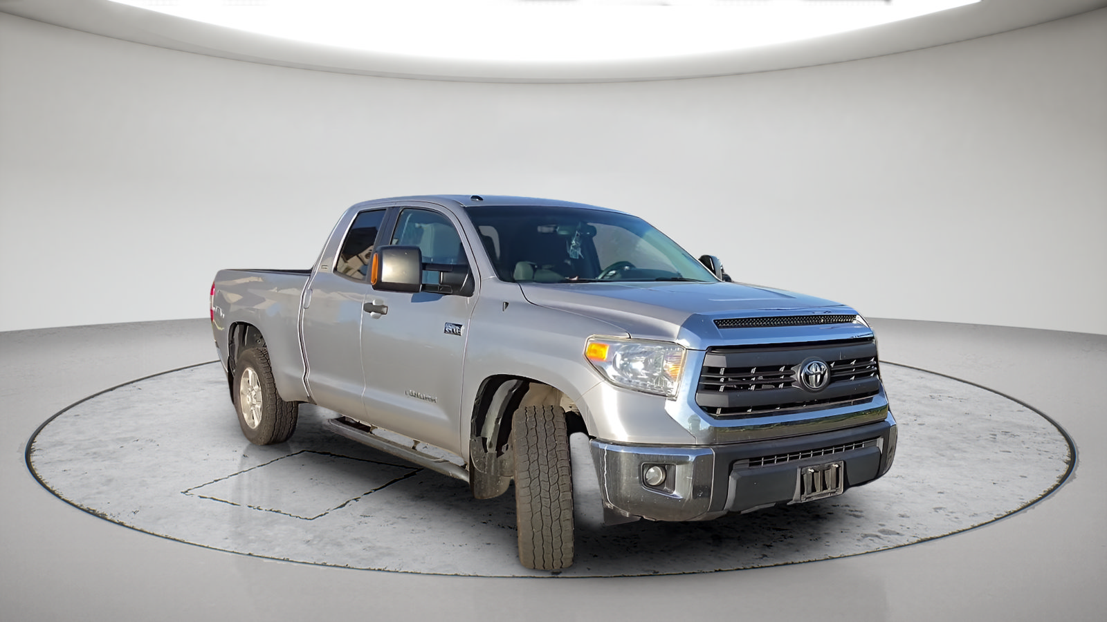 Used 2015 Toyota Tundra SR5 w/ SR5 Upgrade Package AWD/4WD image 3