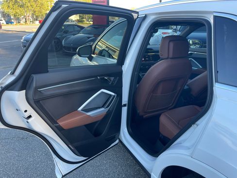 Used 2023 Audi Q3 2.0T Premium w/ Convenience Package image 29