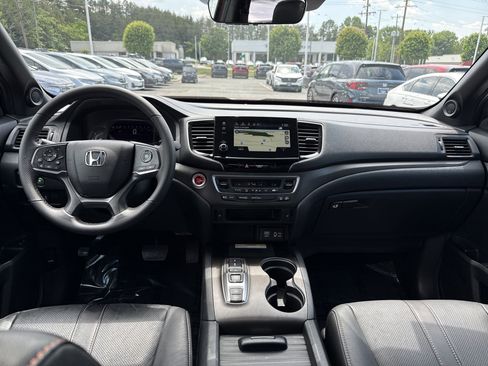 Certified 2022 Honda Passport TrailSport image 29
