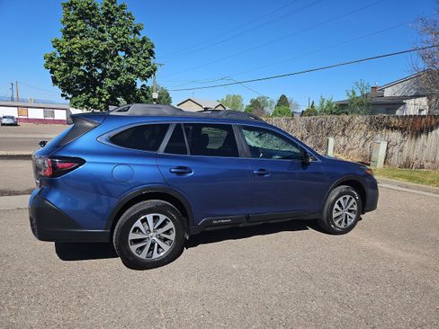 Used 2020 Subaru Outback Premium AWD/4WD image 4