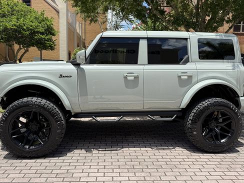 Used 2024 Ford Bronco Outer Banks AWD/4WD image 5
