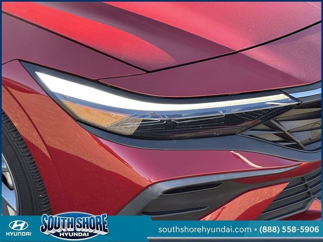 Certified 2024 Hyundai Elantra SEL FWD image 10