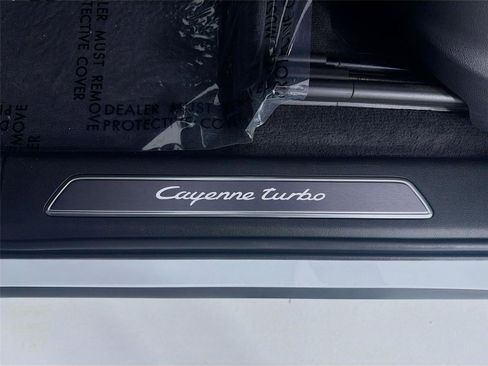 Certified 2022 Porsche Cayenne Turbo image 10