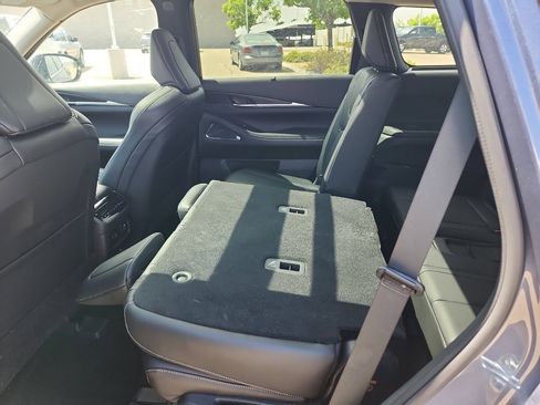 Used 2025 INFINITI QX60 Sensory w/ Vision Package AWD/4WD image 10