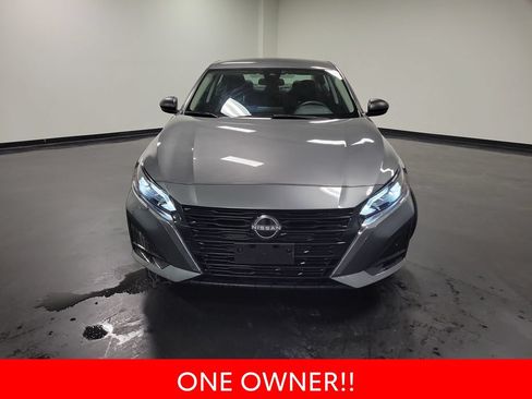 Used 2025 Nissan Altima 2.5 SV FWD image 3