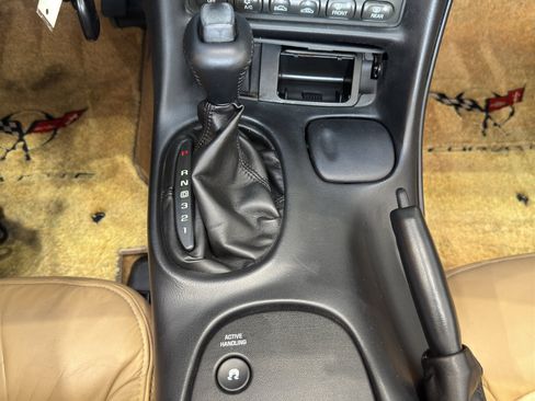 Used 2004 Chevrolet Corvette Convertible w/ Preferred Equipment Group RWD image 20