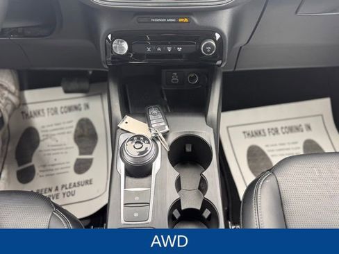 Used 2025 Ford Escape Platinum AWD/4WD image 20