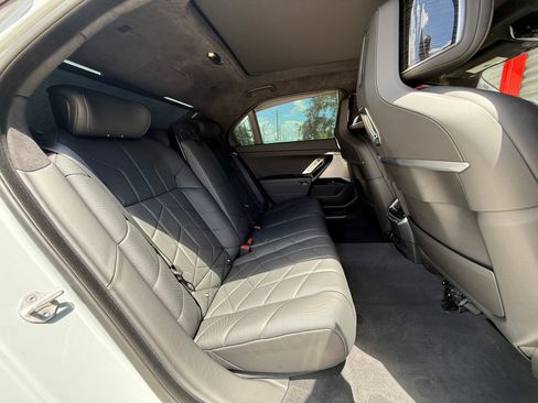Used 2024 BMW i7 eDrive50 w/ M Sport Package RWD image 38