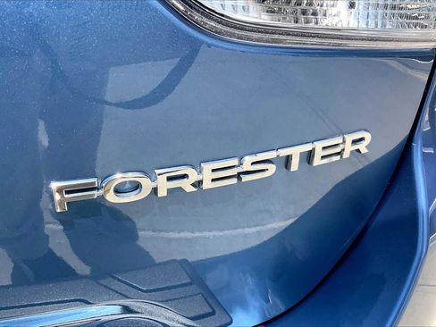 Used 2023 Subaru Forester AWD/4WD image 10