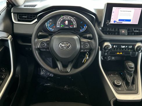 Used 2025 Toyota RAV4 LE AWD/4WD image 13