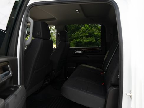 Used 2025 Chevrolet Silverado 2500 LT w/ Convenience Package AWD/4WD image 18